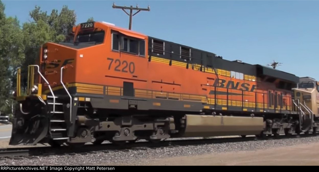 BNSF 7220